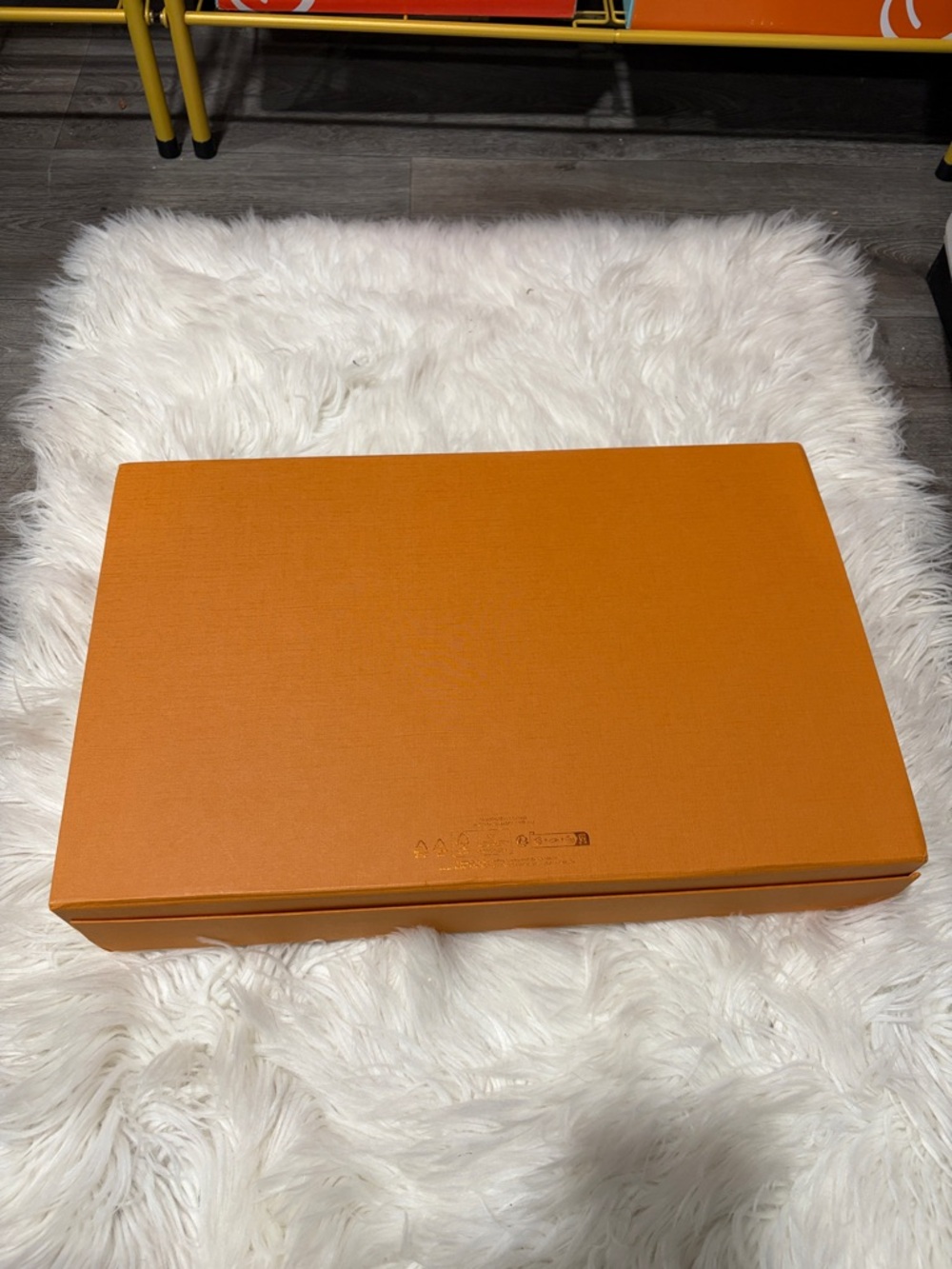 Louis Vuitton Orange Signature Gift Box & Ribbon - Picture 7 of 10